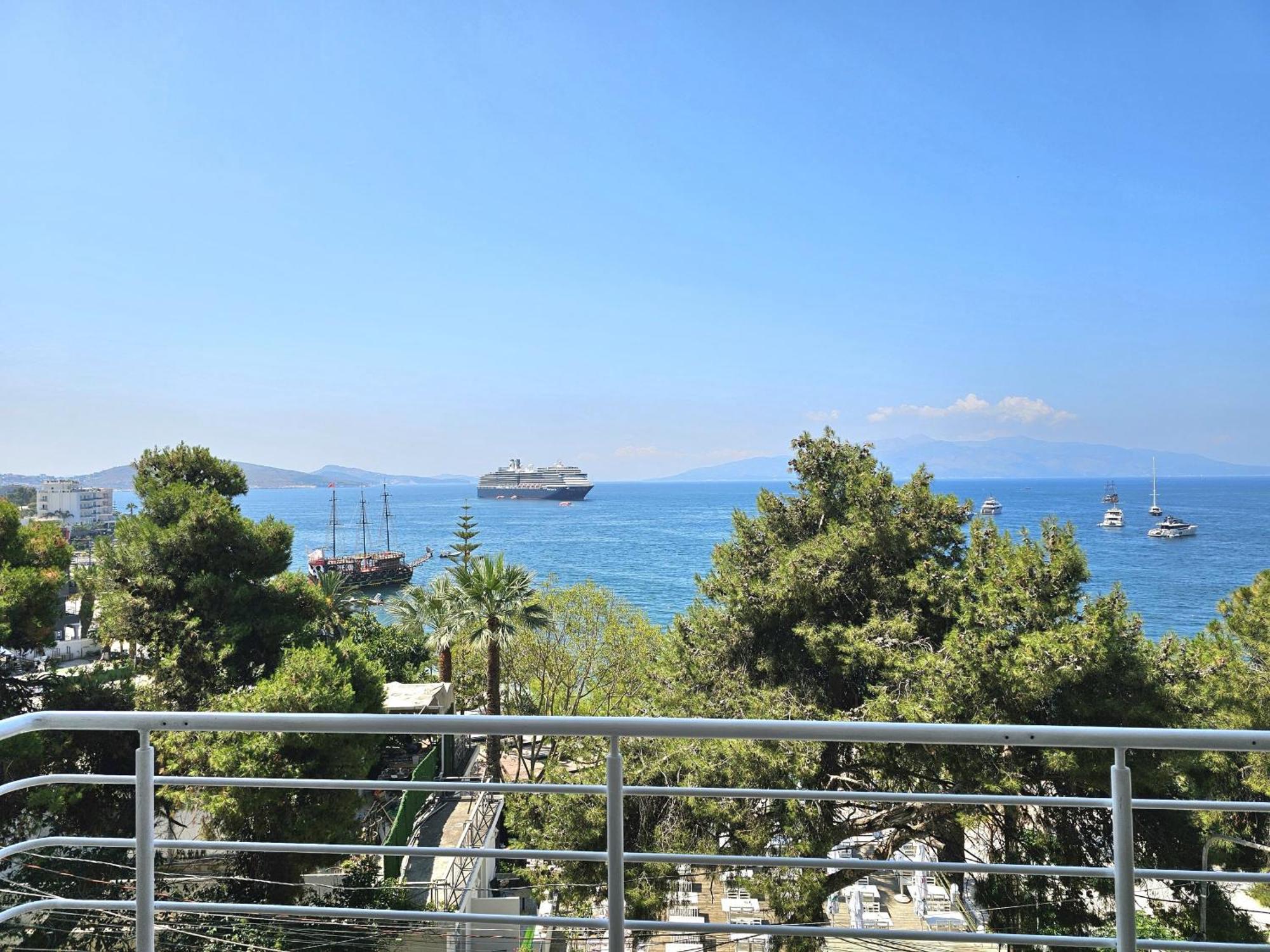 Saint Tropez Sarande