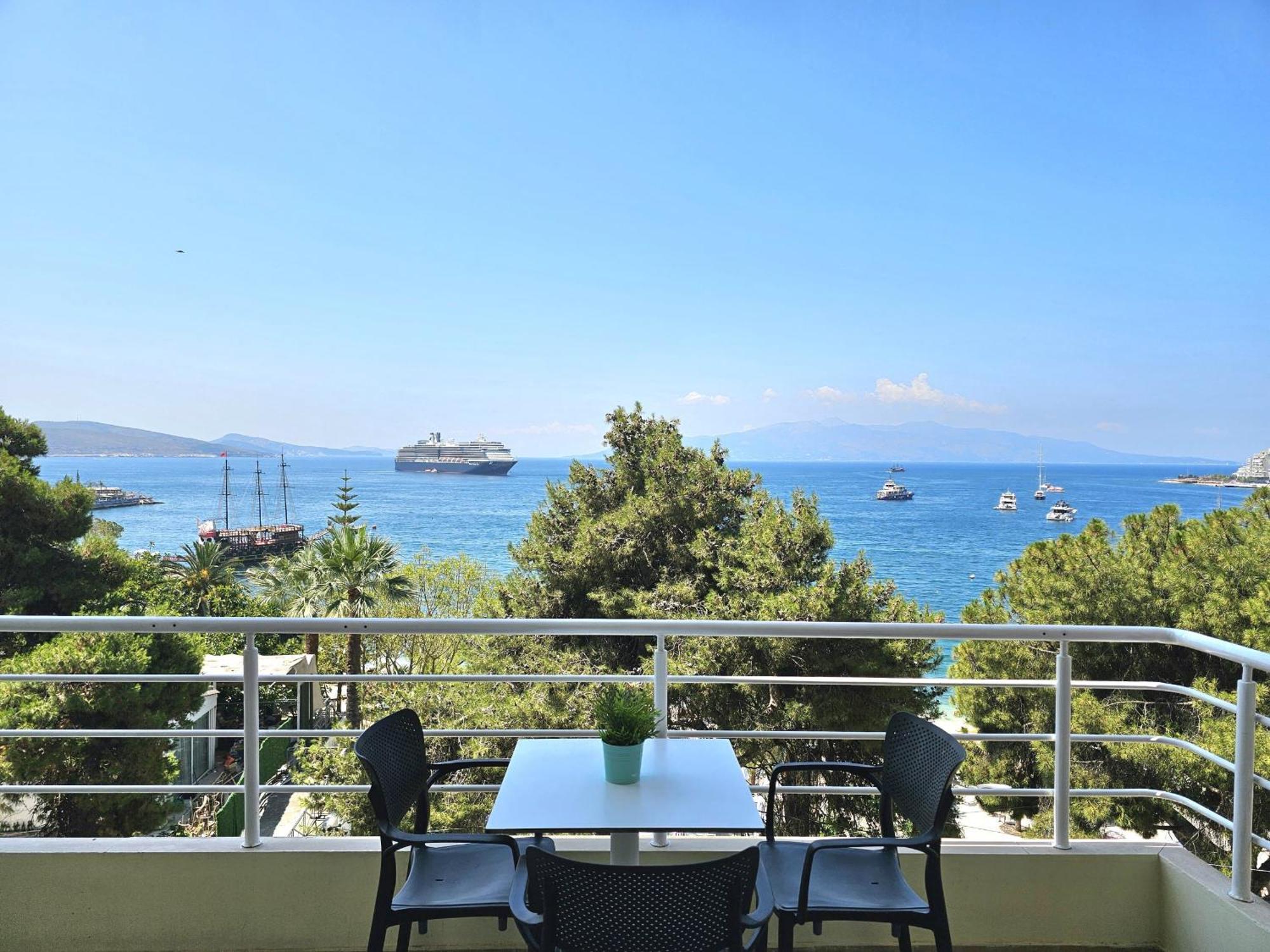 Saint Tropez * Sarande