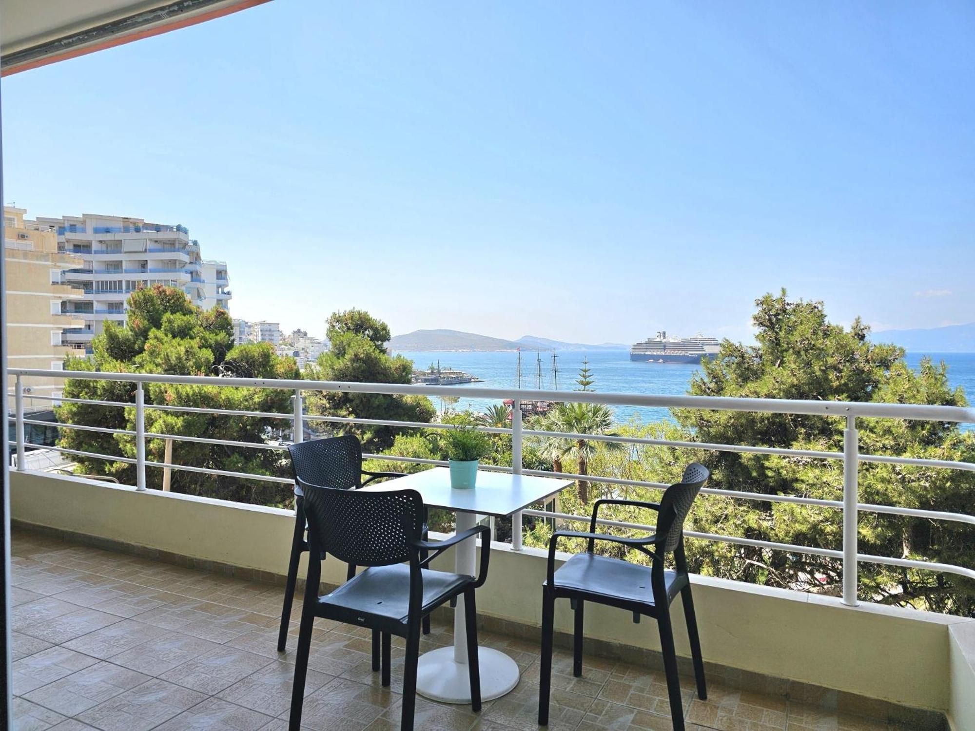 Saint Tropez * Sarande